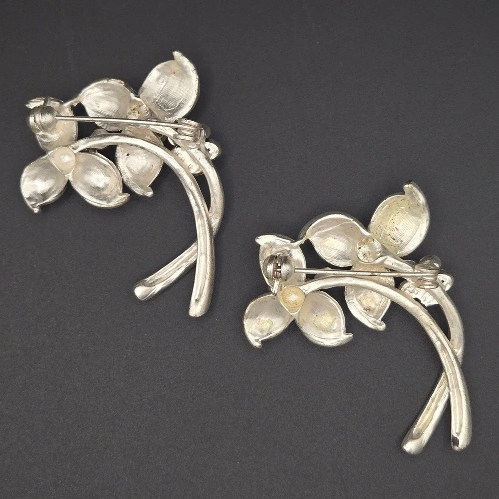 Set of 2 Floral Brooches Blue Purple Rhinestone Silver Tone Flower Bouquet‎ Pin